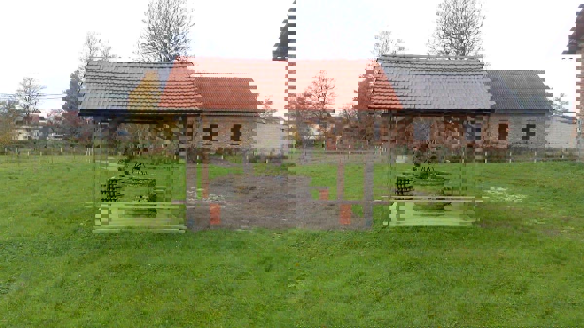 Occasione - grande terreno edificabile con fabbricati