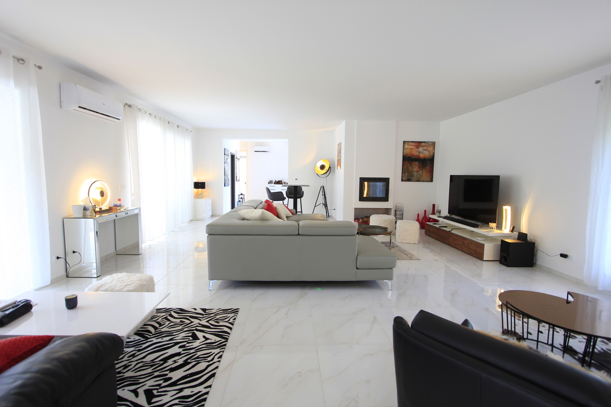 Villa di lusso con due piscine - tranquillità e privacy nelle immediate vicinanze di Zadar