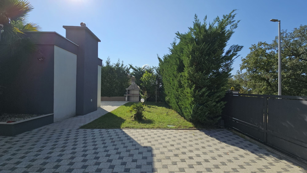 Villa di lusso con due piscine - tranquillità e privacy nelle immediate vicinanze di Zadar