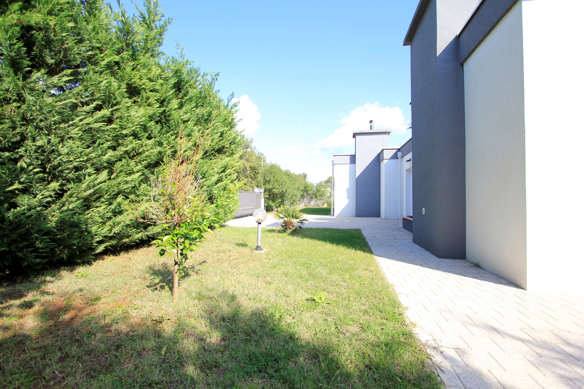 Villa di lusso con due piscine - tranquillità e privacy nelle immediate vicinanze di Zadar