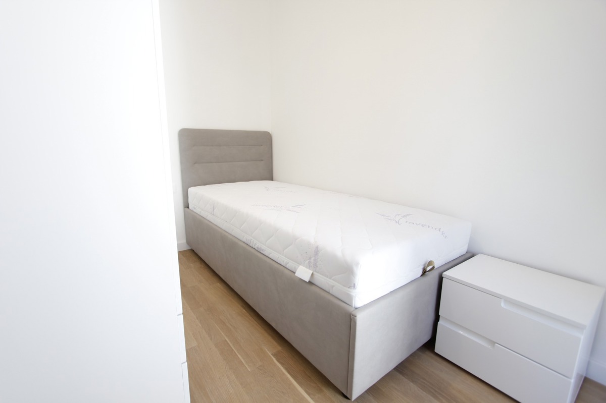 Appartamento di lusso su due piani con 4,5 vani, terrazza sul tetto e vista mare