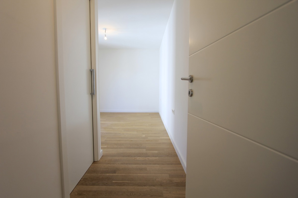 Appartamento di lusso su due piani con 4,5 vani, terrazza sul tetto e vista mare