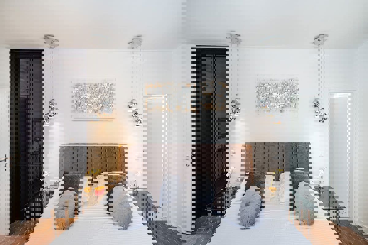 Villa moderna con due appartamenti