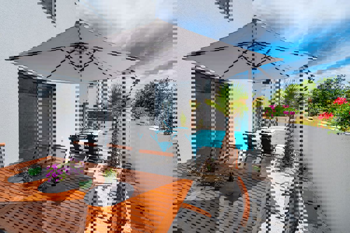 Villa moderna con due appartamenti