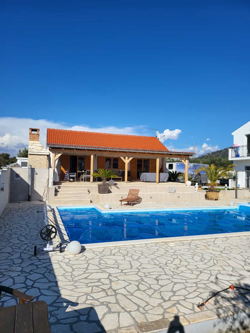 Villa con piscina e sauna vicino a Biograd – ampio giardino, potenziale turistico