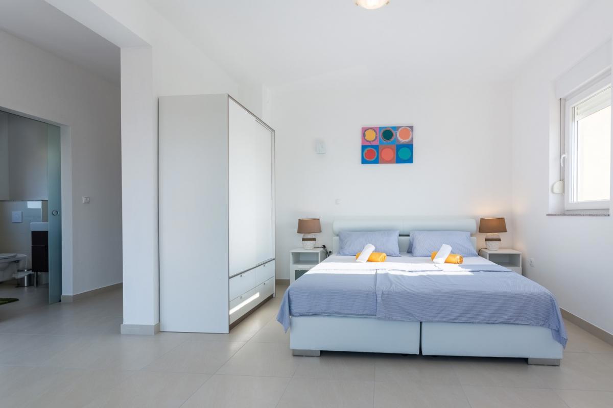 Villa con piscina e sauna vicino a Biograd – ampio giardino, potenziale turistico