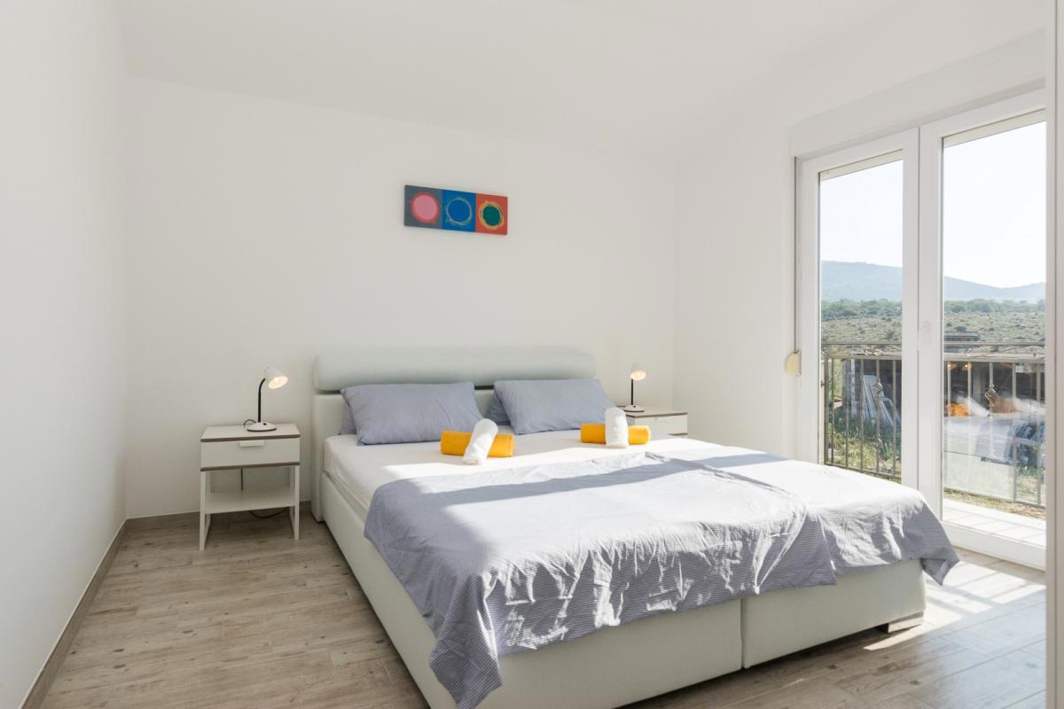 Villa con piscina e sauna vicino a Biograd – ampio giardino, potenziale turistico