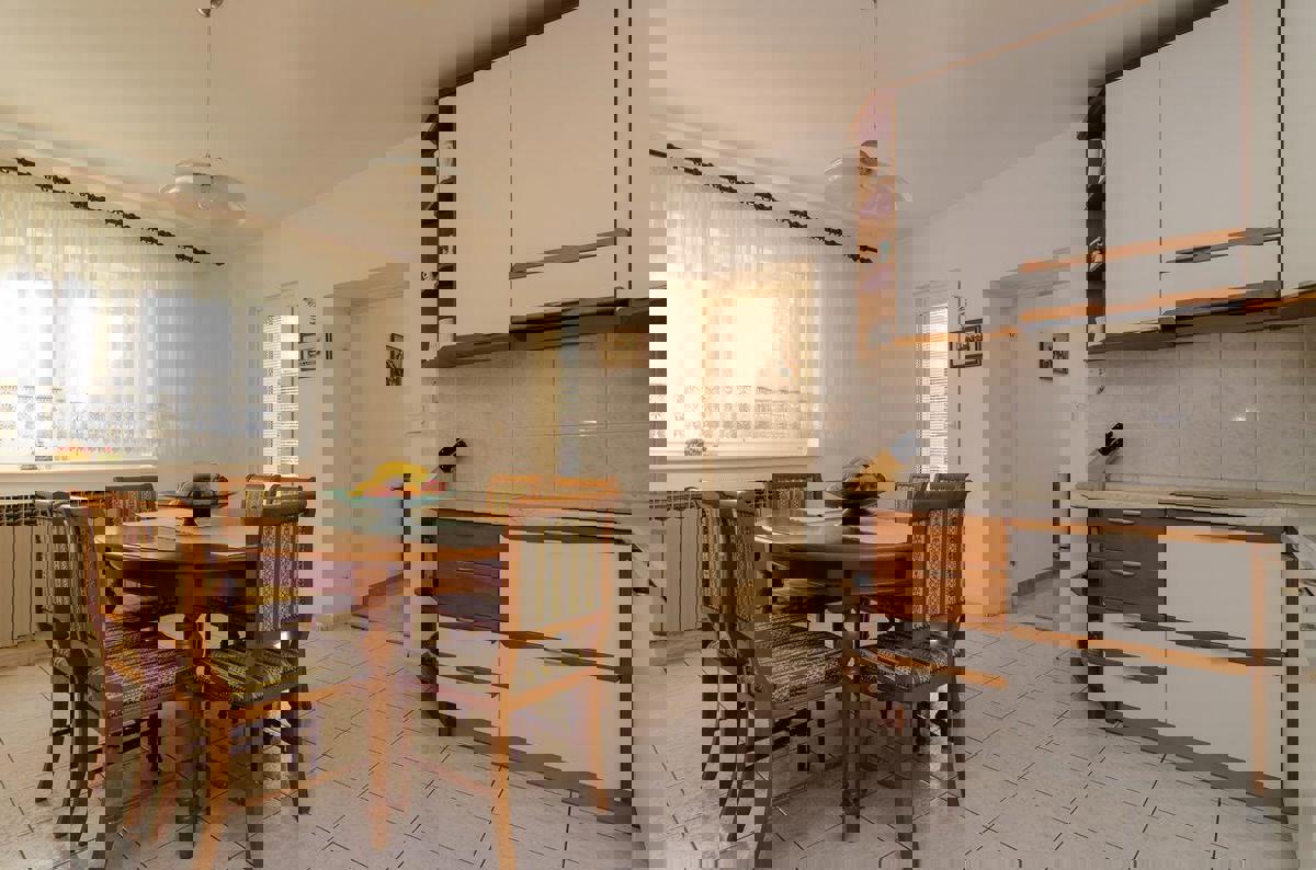 Nin centro - casa su un grande terreno