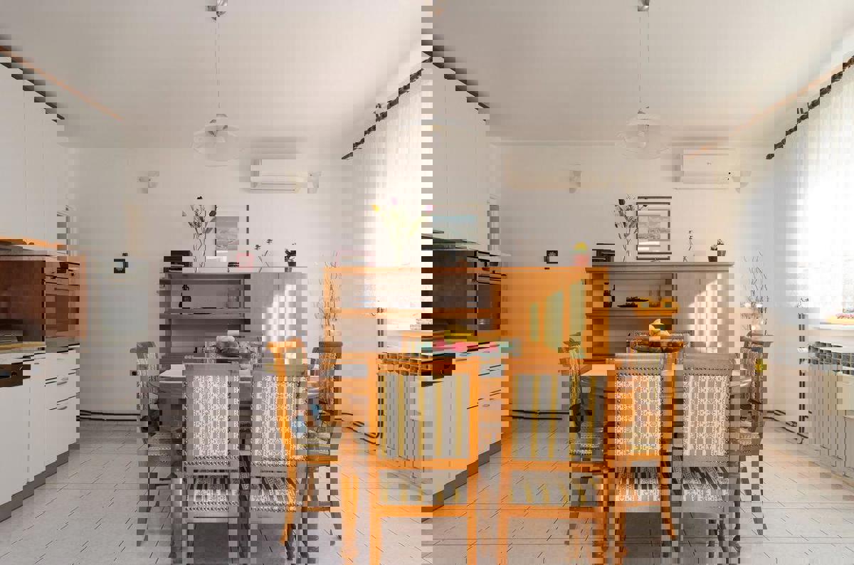 Nin centro - casa su un grande terreno