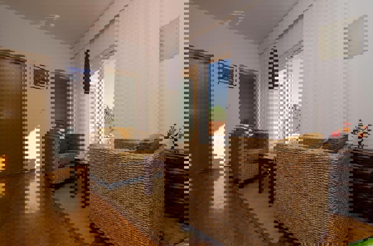 Nin centro - casa su un grande terreno