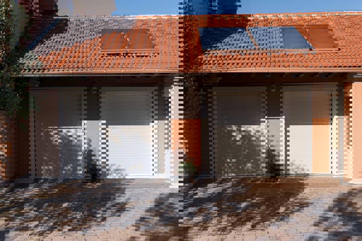 Nin centro - casa su un grande terreno