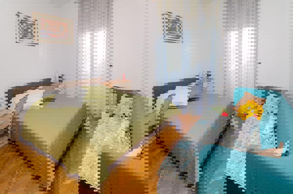 Nin centro - casa su un grande terreno