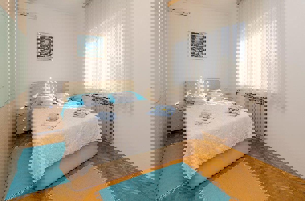 Nin centro - casa su un grande terreno