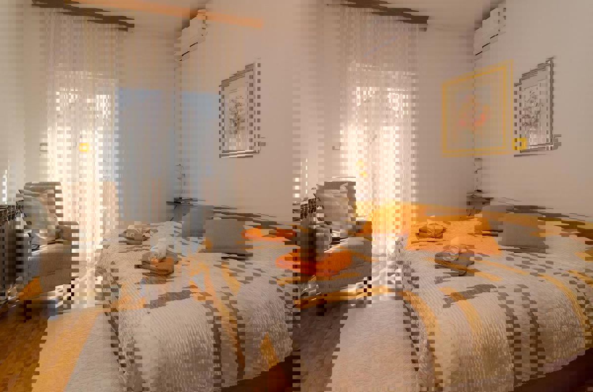 Nin centro - casa su un grande terreno