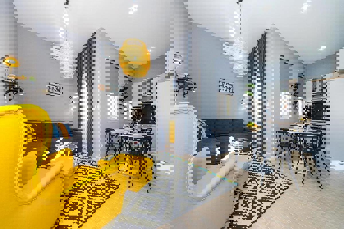 Appartamento a Zara, prima fila sul mare