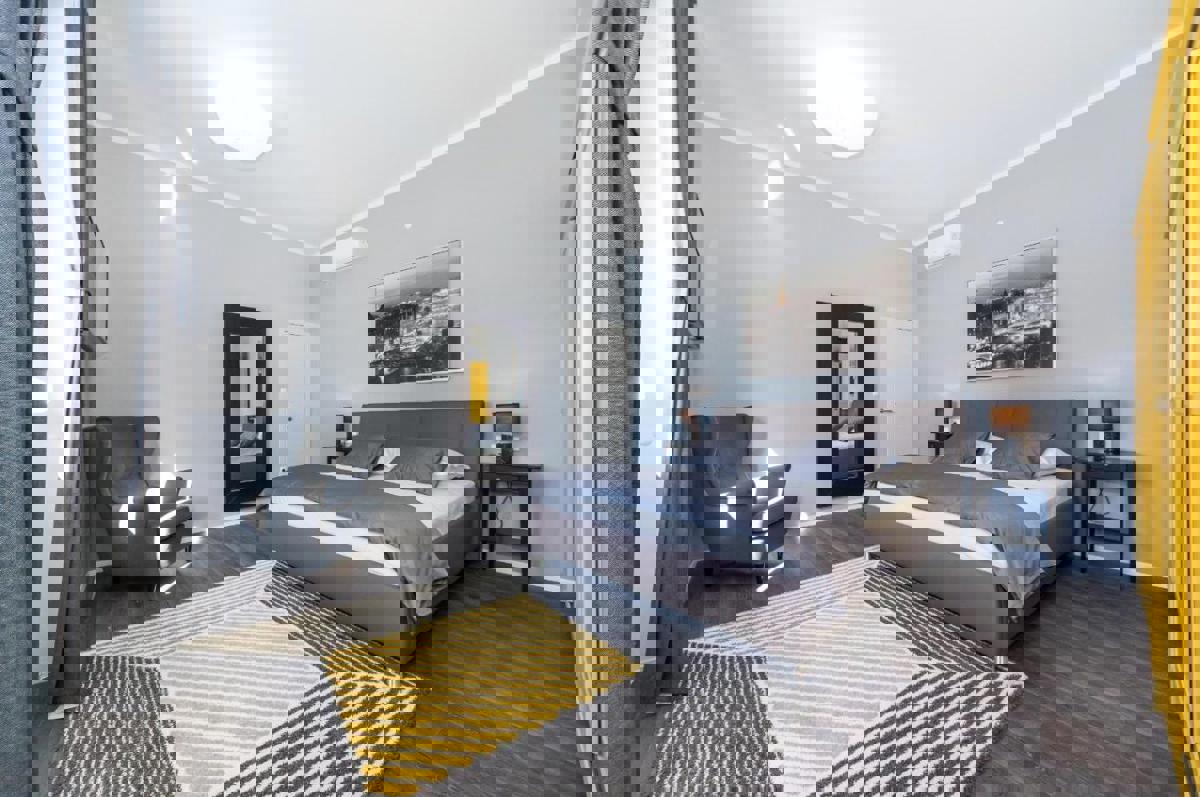 Appartamento a Zara, prima fila sul mare