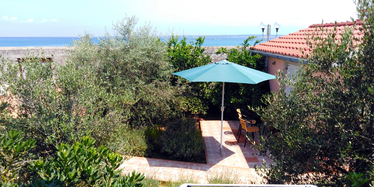 Casa in prima fila sul mare con vista aperta sul mare