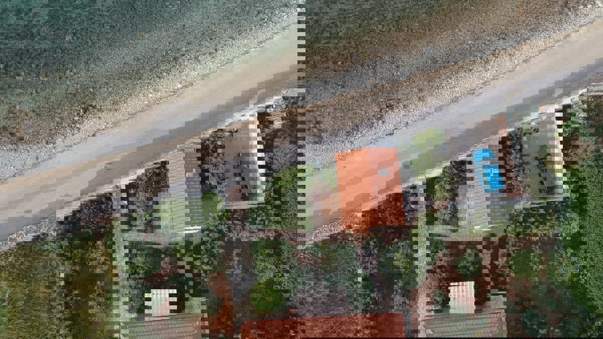 Casa in prima fila sul mare con vista aperta sul mare