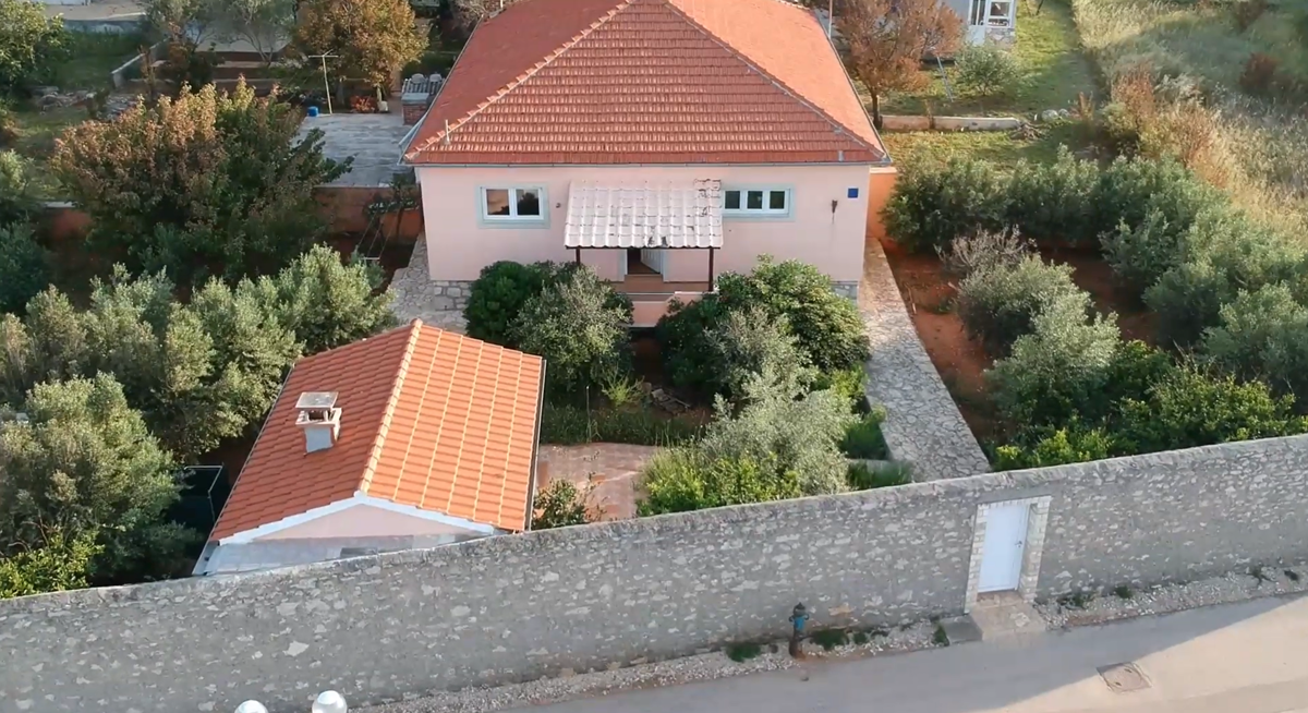 Casa in prima fila sul mare con vista aperta sul mare