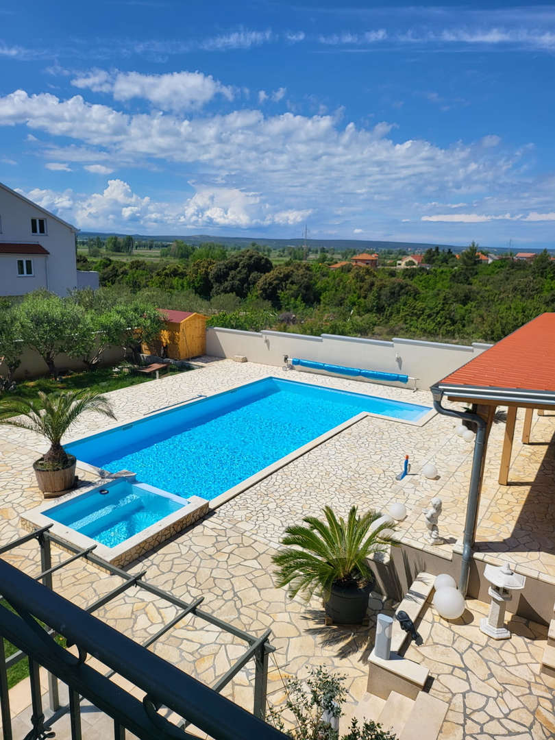 Villa con piscina e sauna vicino a Biograd – ampio giardino, potenziale turistico