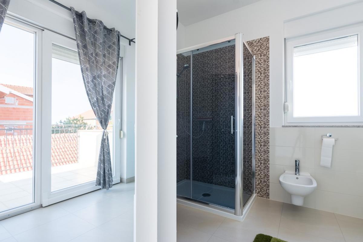 Villa con piscina e sauna vicino a Biograd – ampio giardino, potenziale turistico