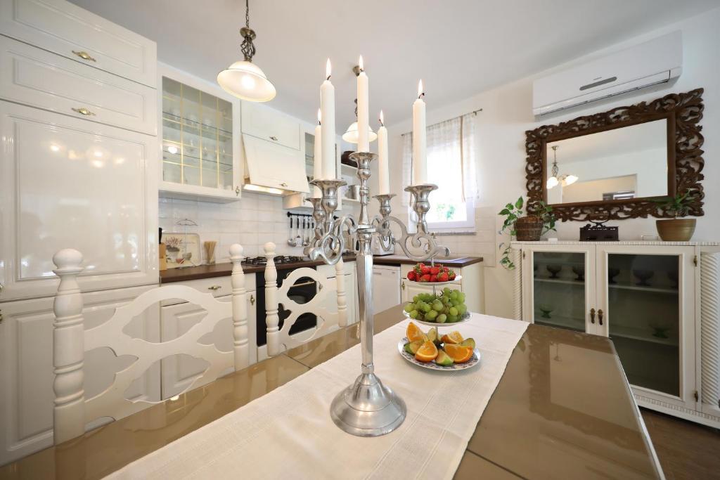 Due case moderne plurifamiliari con piscina e sauna a Zara