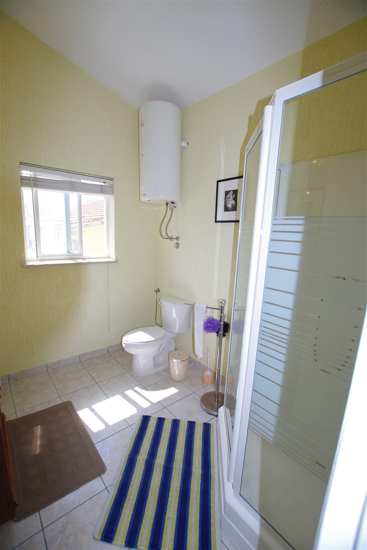 Ampia casa circondata da ulivi