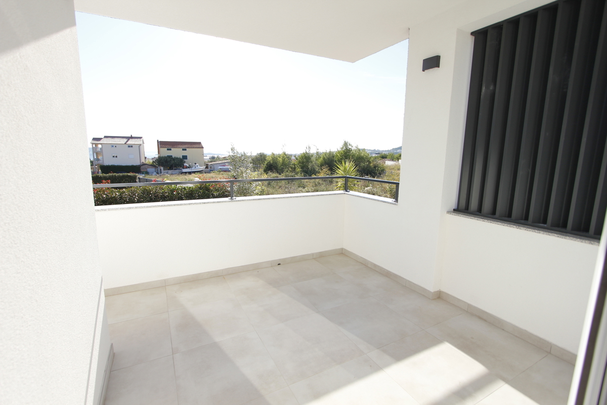 Appartamento moderno con vista sul mare, in una zona tranquilla della città