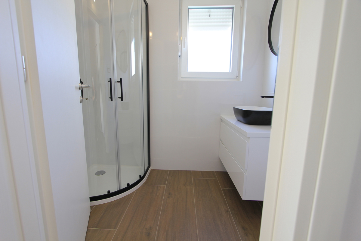 Appartamento moderno con vista sul mare, in una zona tranquilla della città