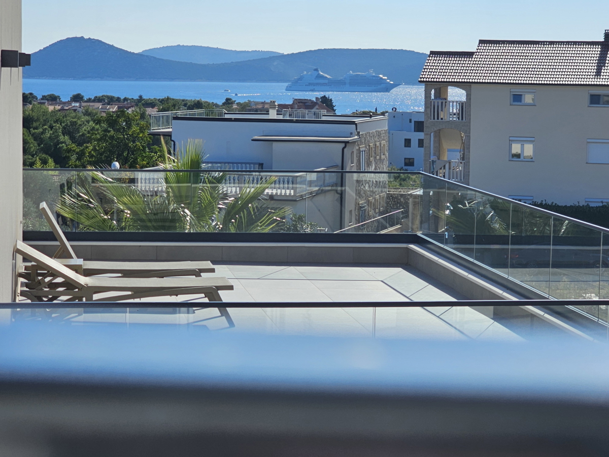 Appartamento moderno con vista sul mare, in una zona tranquilla della città