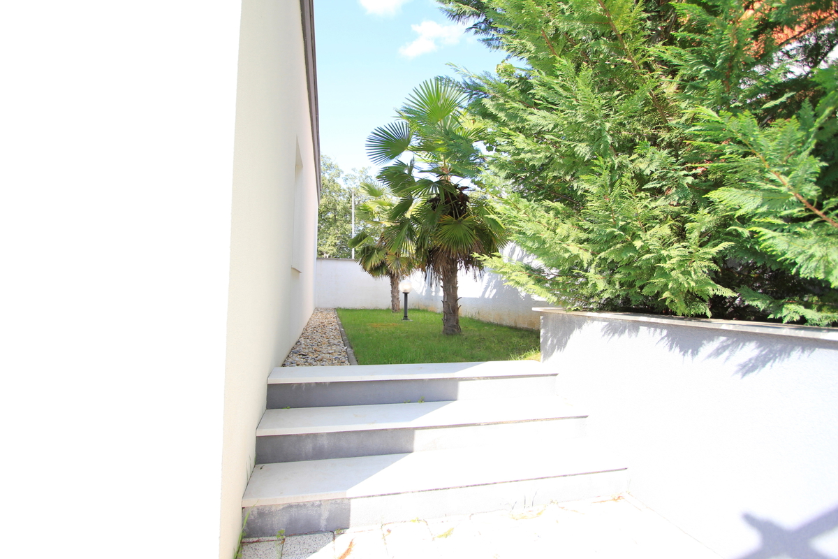 Villa di lusso con due piscine - tranquillità e privacy nelle immediate vicinanze di Zadar