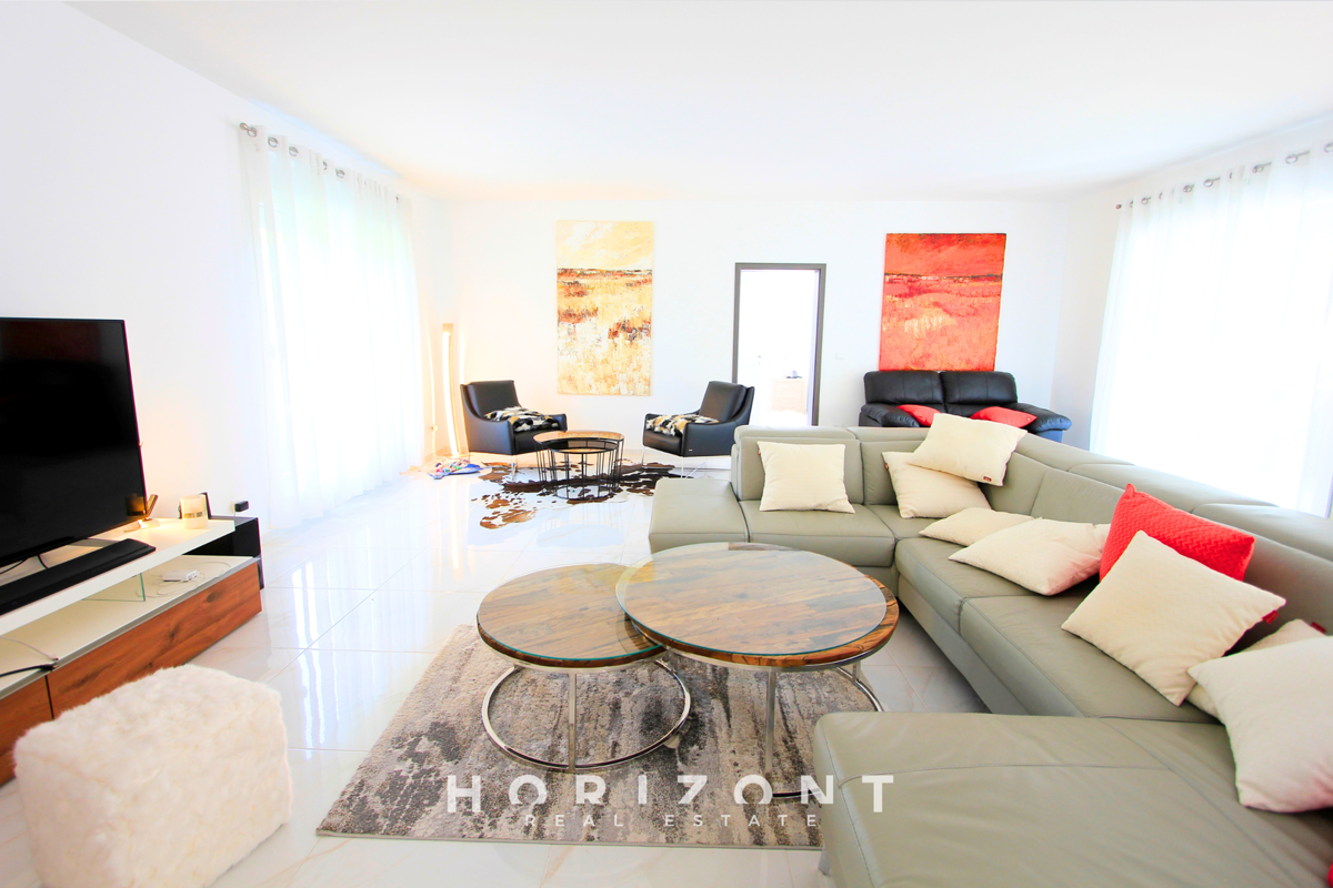 Villa di lusso con due piscine - tranquillità e privacy nelle immediate vicinanze di Zadar