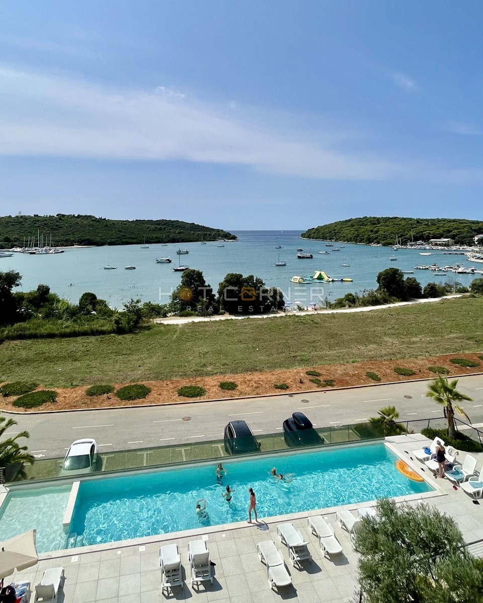 Attico a 20 m dalla spiaggia, piscina, vista panoramica