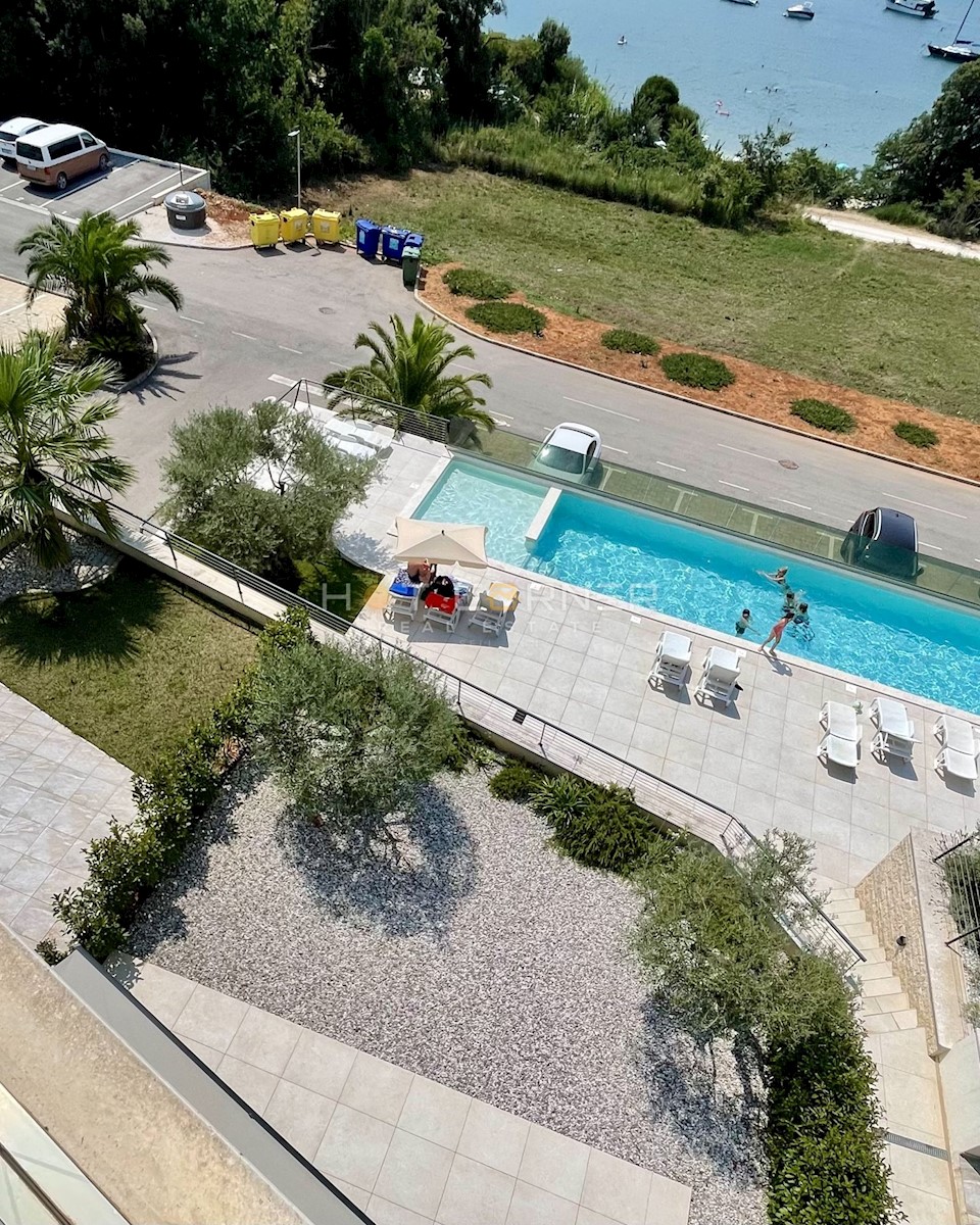 Attico a 20 m dalla spiaggia, piscina, vista panoramica