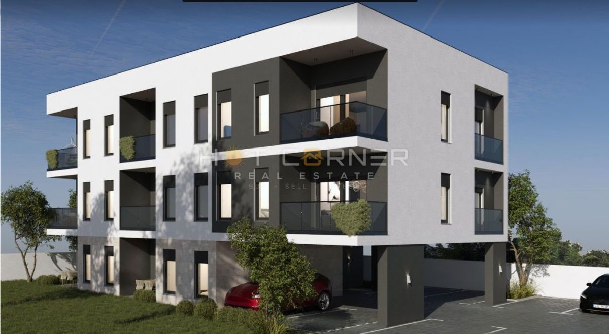 Pola, vicino alla foresta di Šijana, appartamento al piano terra 2 camere + 97 m² di giardino