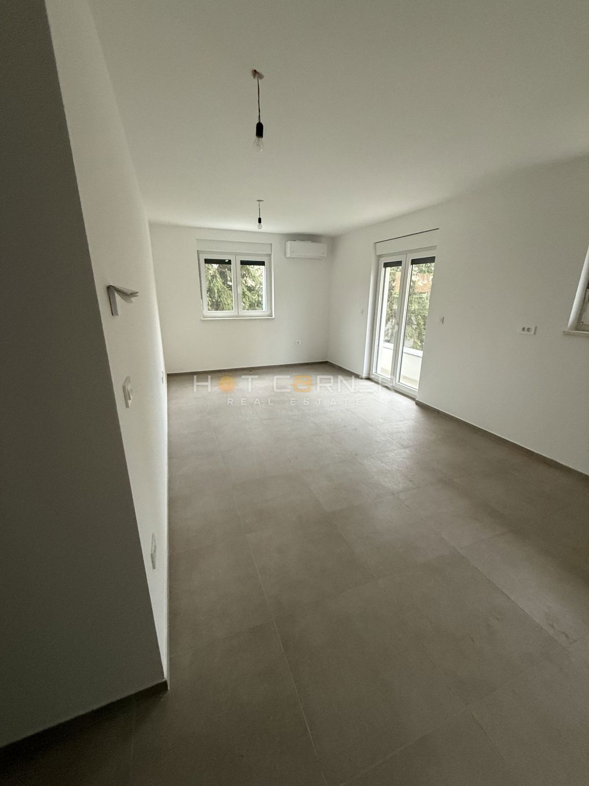 Pola, centro, posizione eccellente, nuova costruzione, 1° piano, 2 camere da letto, terrazza, ascensore