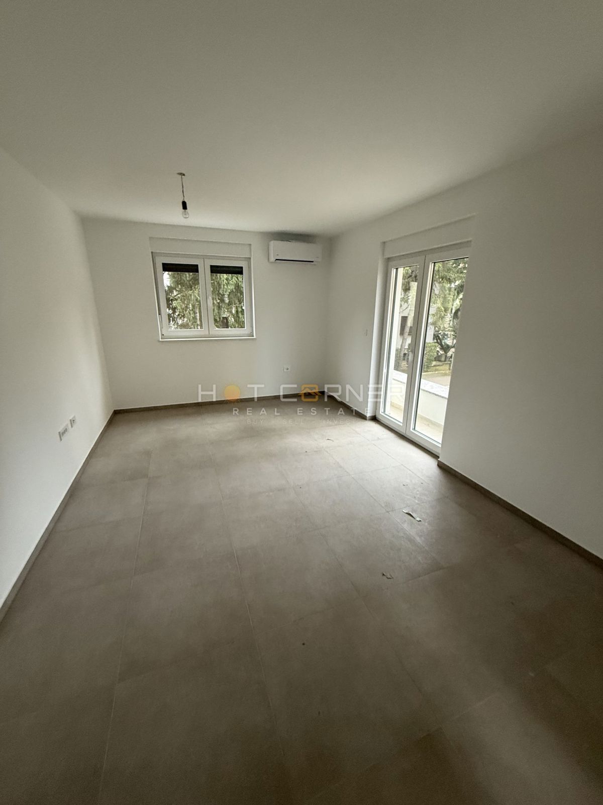 Pola, centro, posizione eccellente, nuova costruzione, 1° piano, 2 camere da letto, terrazza, ascensore