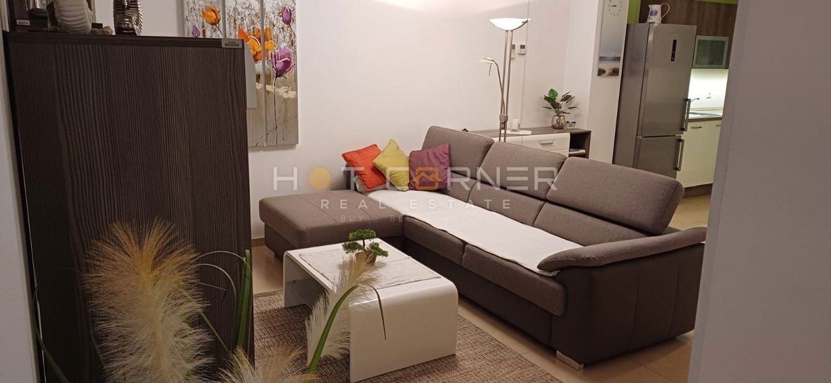 Štinjan, bell'appartamento, 2 camere da letto, terrazza, vicinanza alla spiaggia, FUNZIONALE