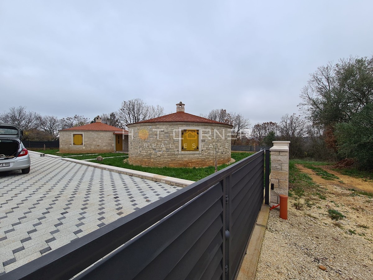 Casa Peruški, Marčana, 225m2