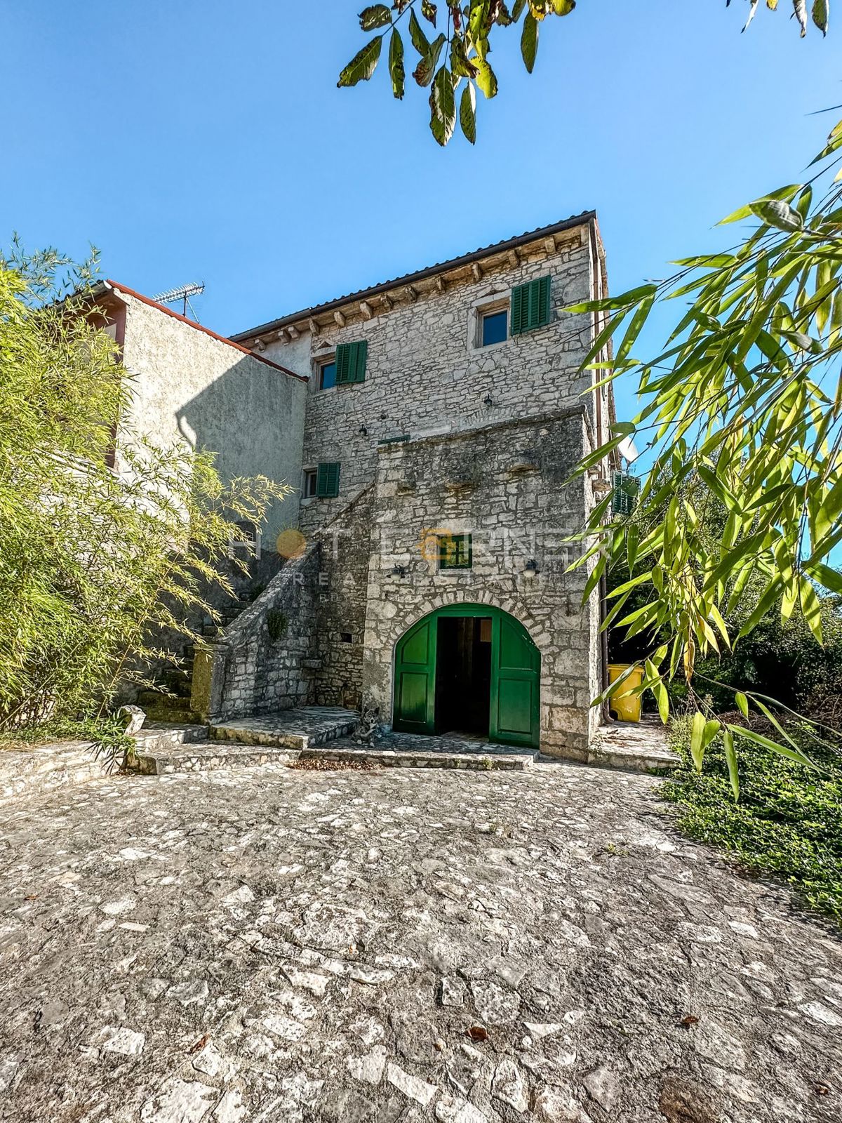 GRANDE OPPORTUNITÀ! Casa in pietra con piscina a Bokordići, Svetvinčenat, 212m2