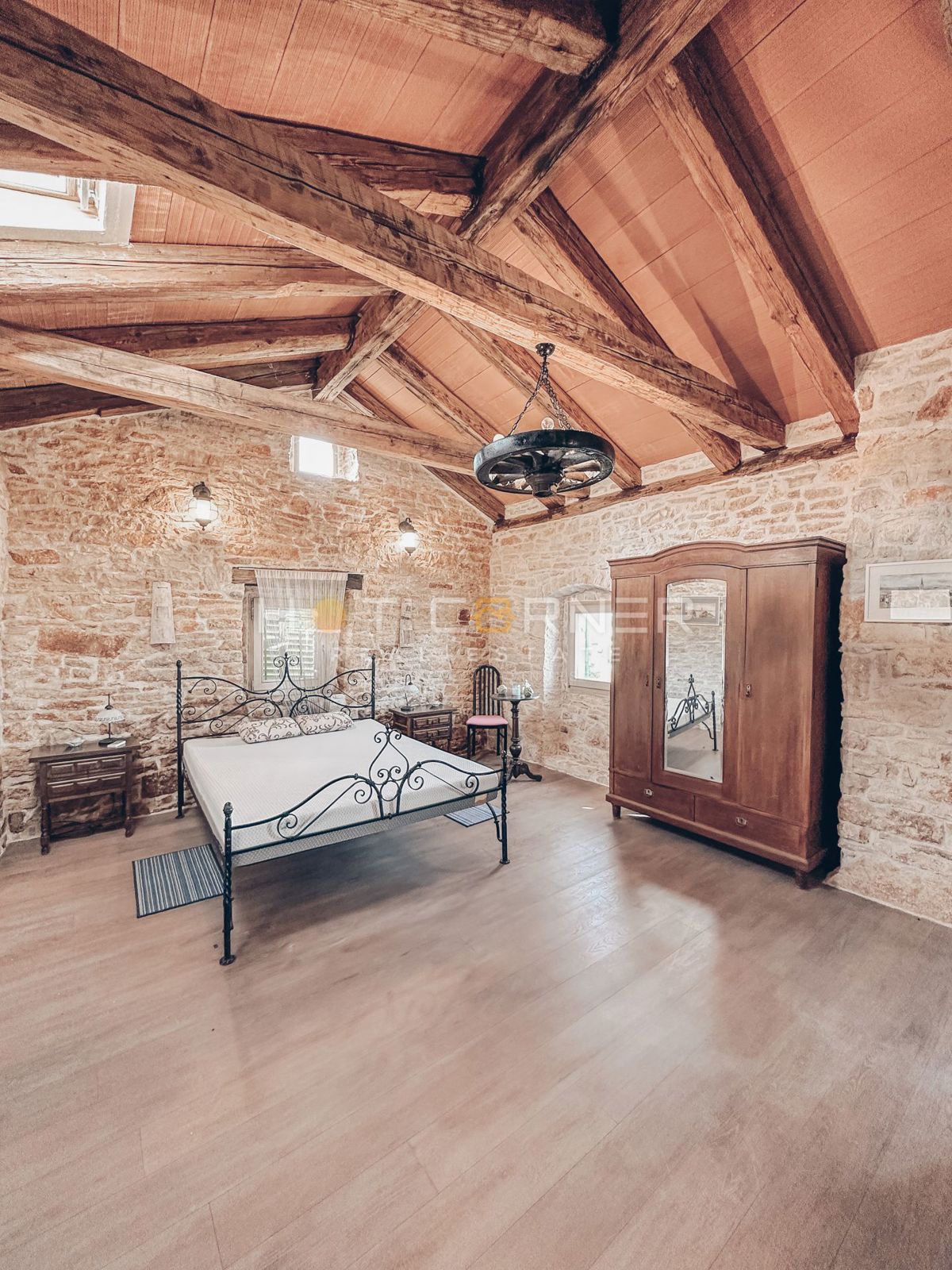 GRANDE OPPORTUNITÀ! Casa in pietra con piscina a Bokordići, Svetvinčenat, 212m2