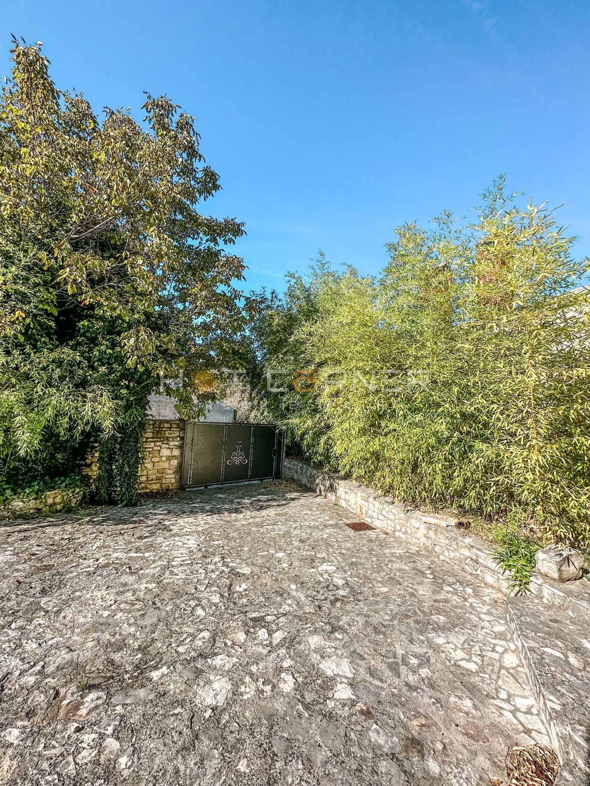 GRANDE OPPORTUNITÀ! Casa in pietra con piscina a Bokordići, Svetvinčenat, 212m2