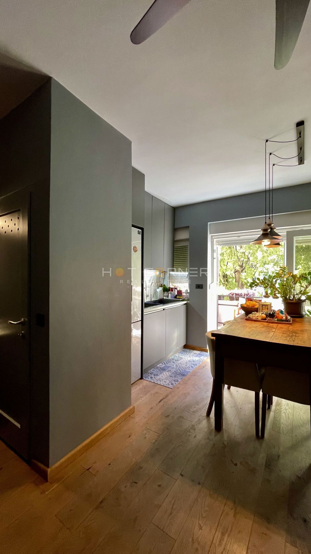 Appartamento vibrante ristrutturato nel cuore verde di Pola