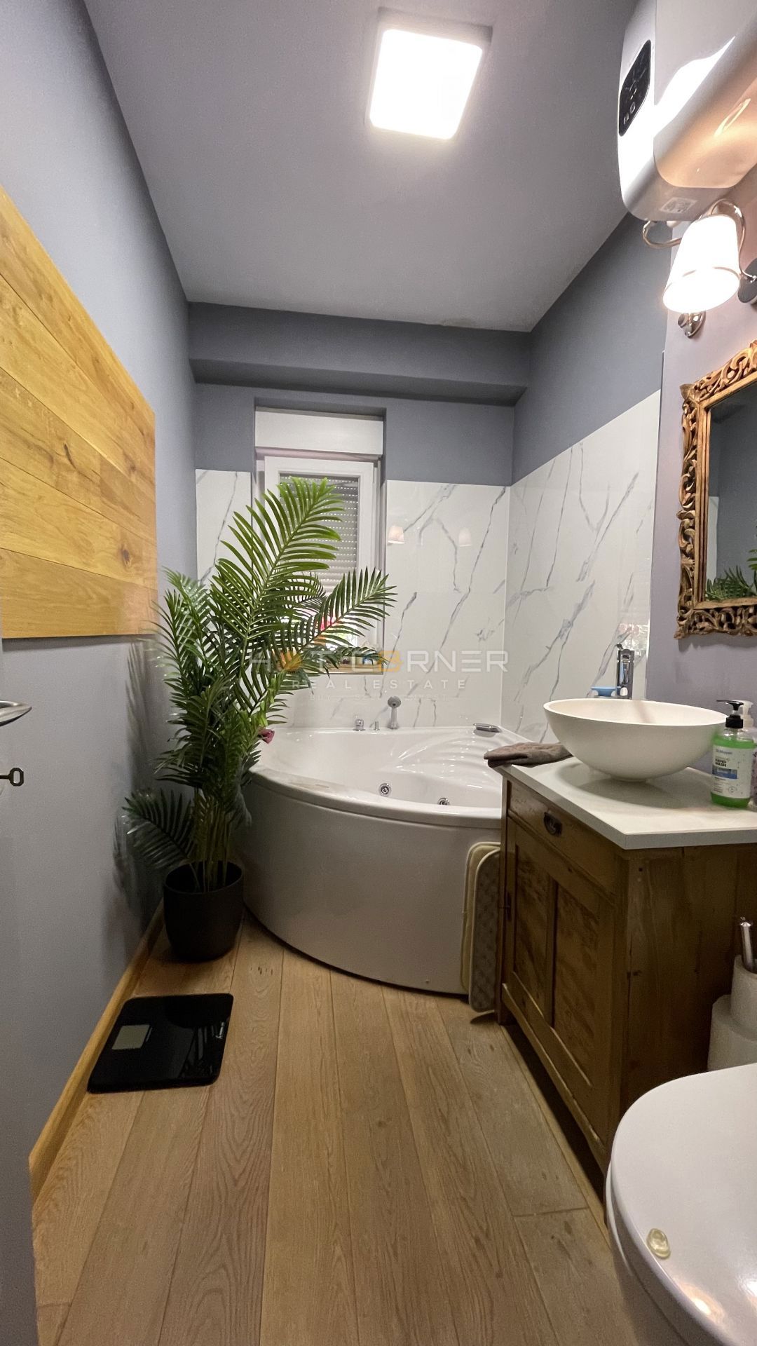 Appartamento vibrante ristrutturato nel cuore verde di Pola