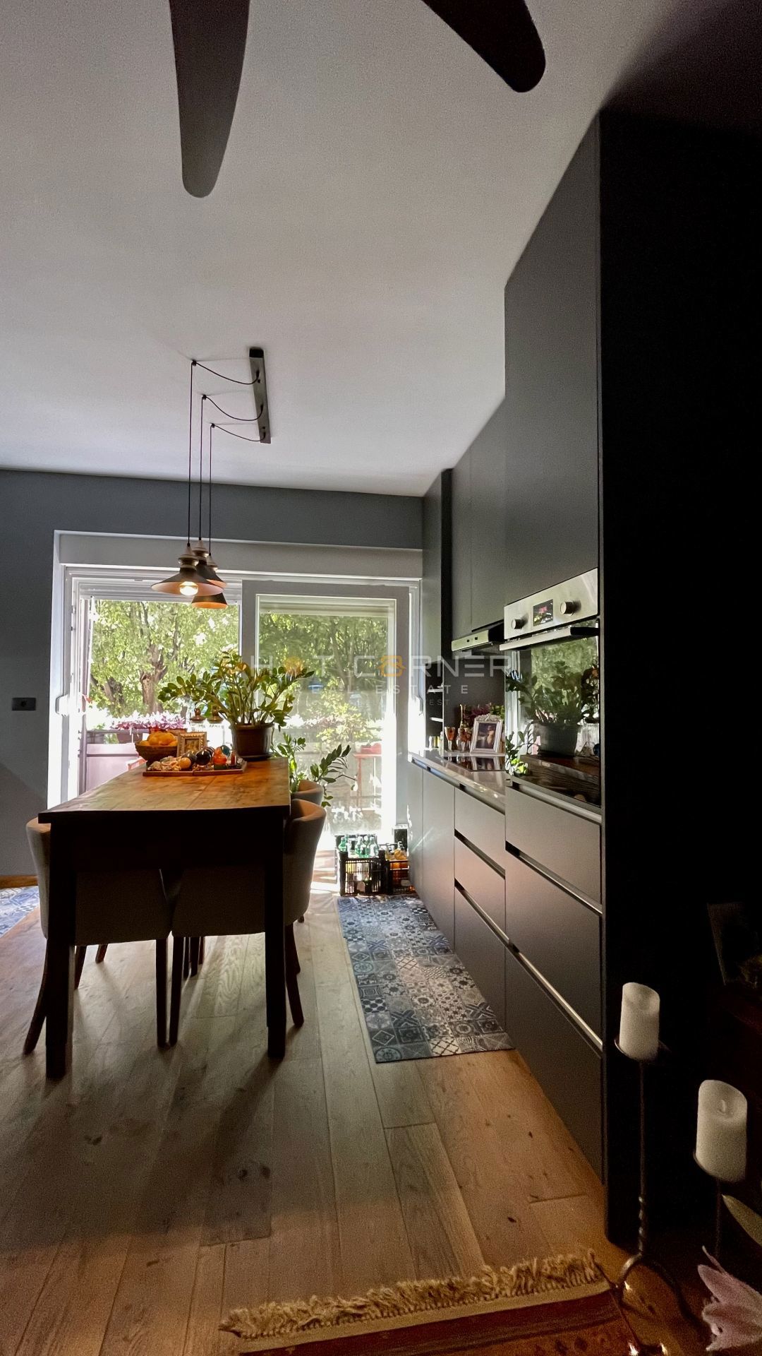 Appartamento vibrante ristrutturato nel cuore verde di Pola