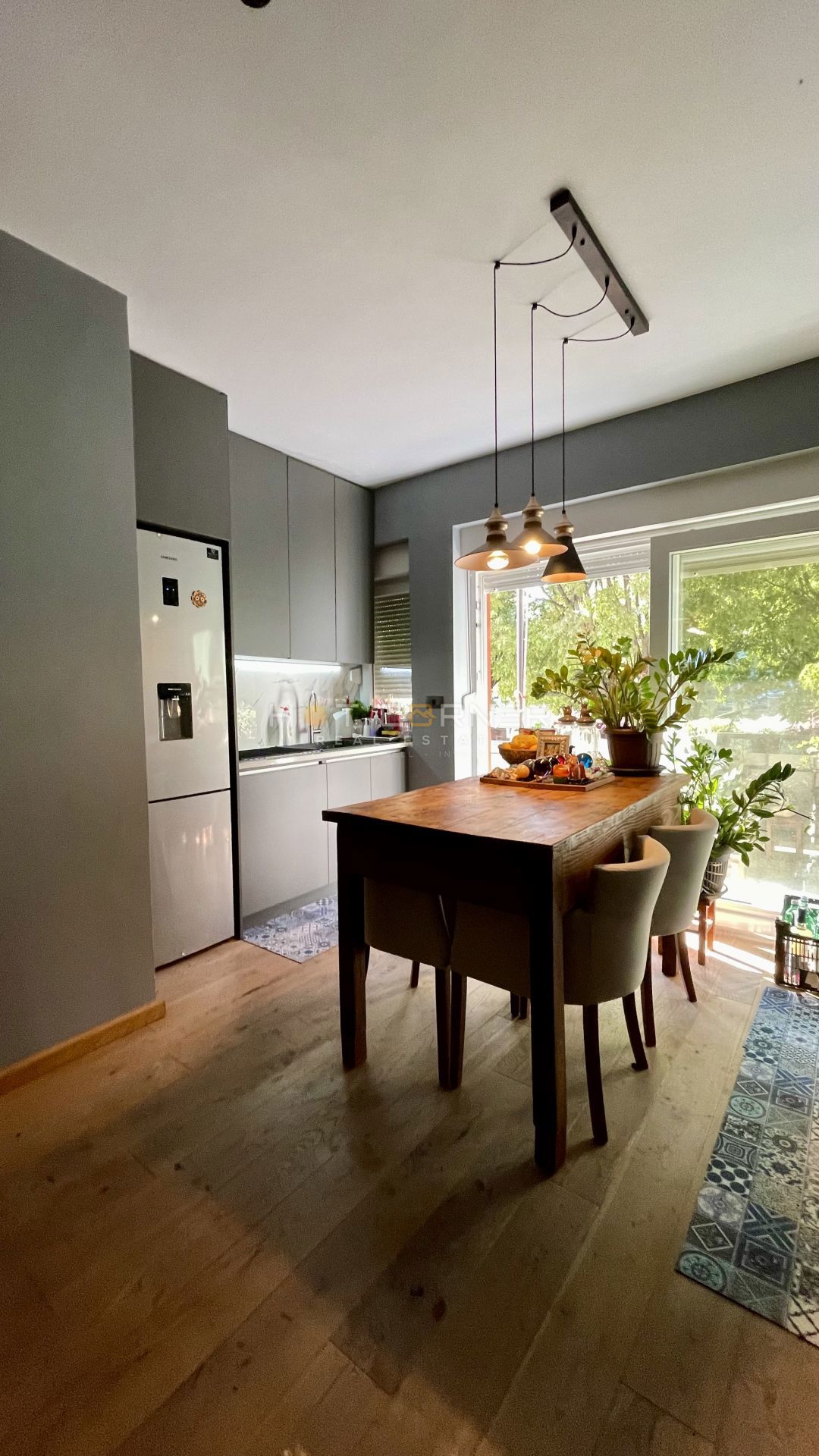 Appartamento vibrante ristrutturato nel cuore verde di Pola