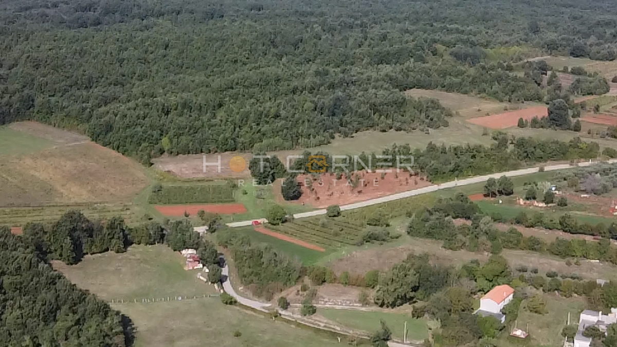 Splendido terreno edificabile con vista mare e progetto per una villa moderna