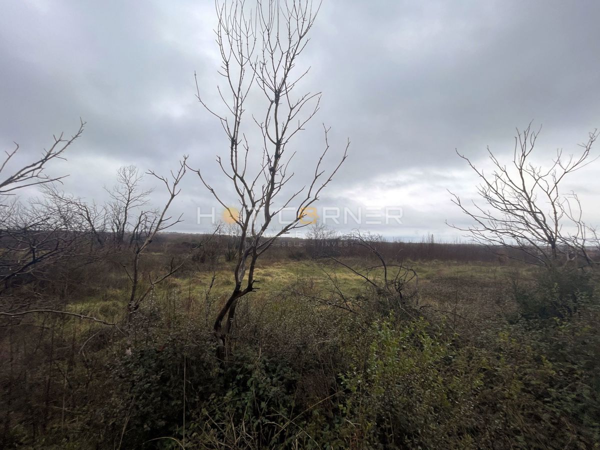 Terreno edificabile Valtura, Ližnjan, 820m2