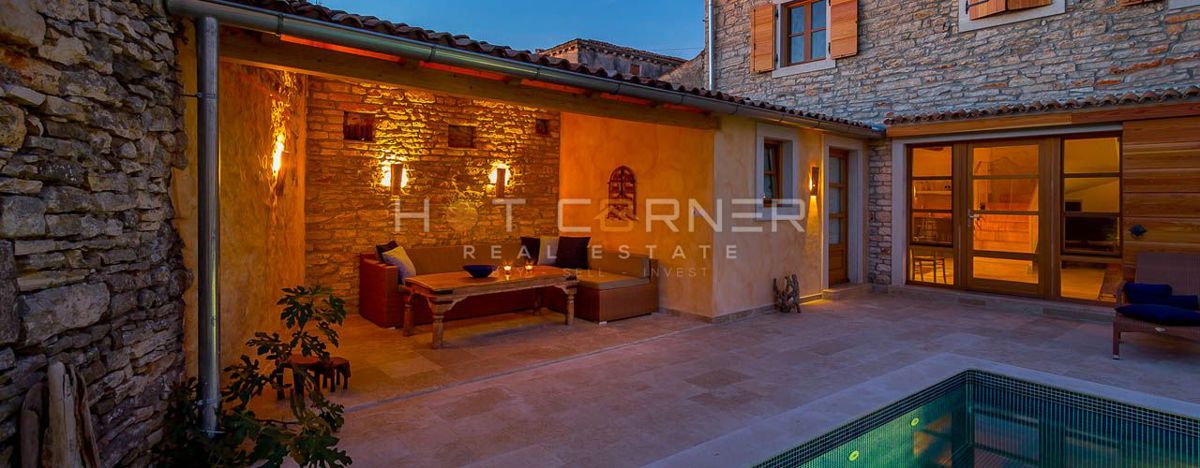 Resort di Lusso in Pietra – Due Bellezze in Pietra con Piscina Riscaldata e Splendido Cortile, a 2 km dal Mare