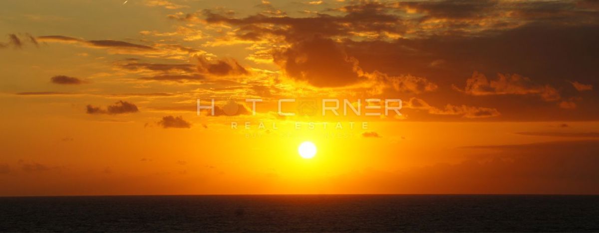 Resort di Lusso in Pietra – Due Bellezze in Pietra con Piscina Riscaldata e Splendido Cortile, a 2 km dal Mare